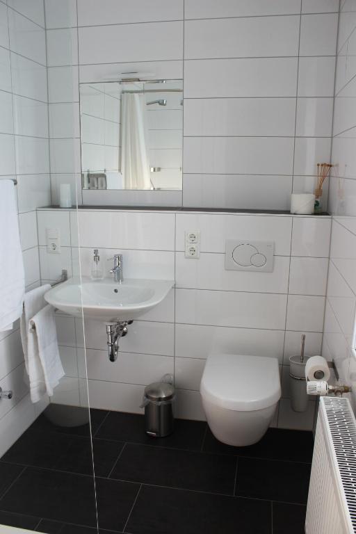 Scheid'S Hotel - Restaurant Wasserliesch Room photo