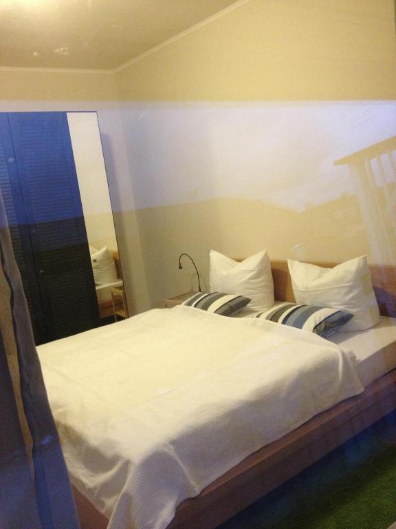 Scheid'S Hotel - Restaurant Wasserliesch Room photo